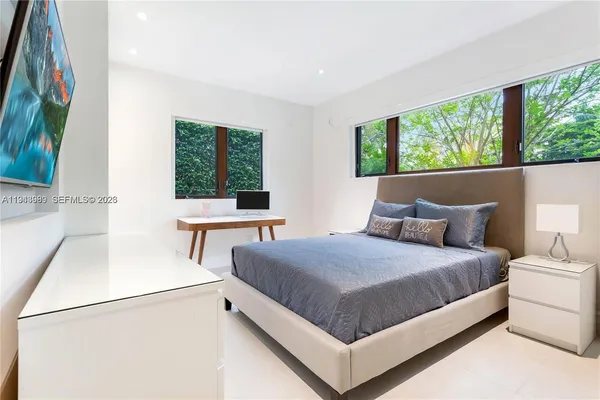 $18,500 | 5911 Alton Road, Miami Beach, FL 33140