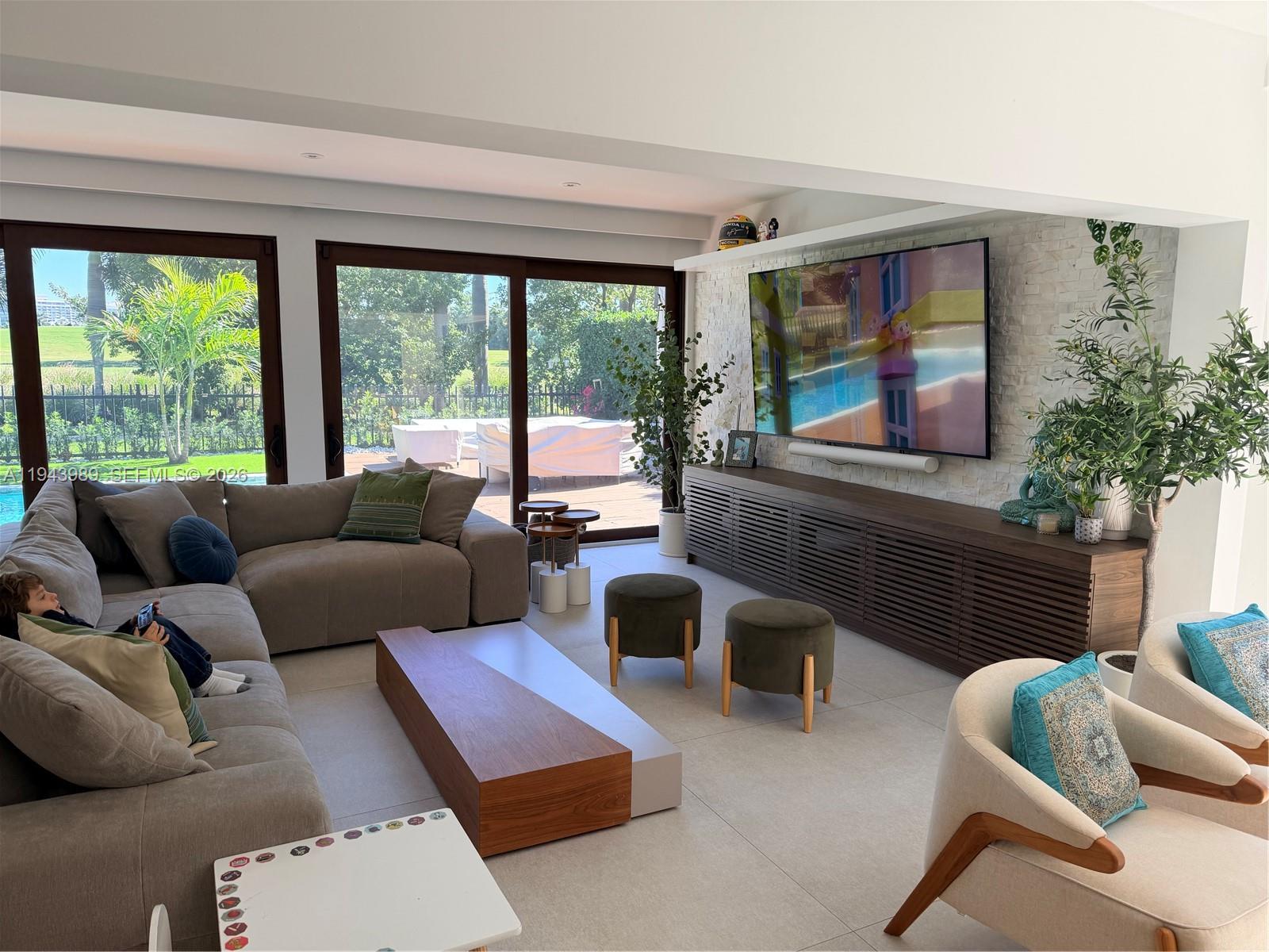 5911 Alton Road Miami Beach, FL 33140 - Photo 3 of 33