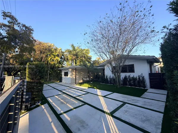 $18,500 | 5911 Alton Road, Miami Beach, FL 33140