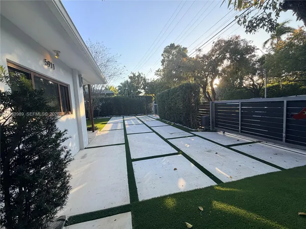 $18,500 | 5911 Alton Road, Miami Beach, FL 33140