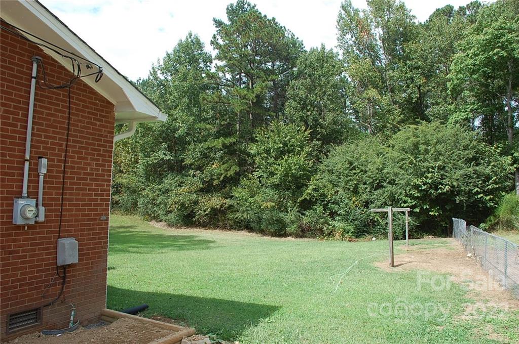 43638 Colonial Heights Road New London, NC 28127 - Photo 3 of 16 Gallery Image 3