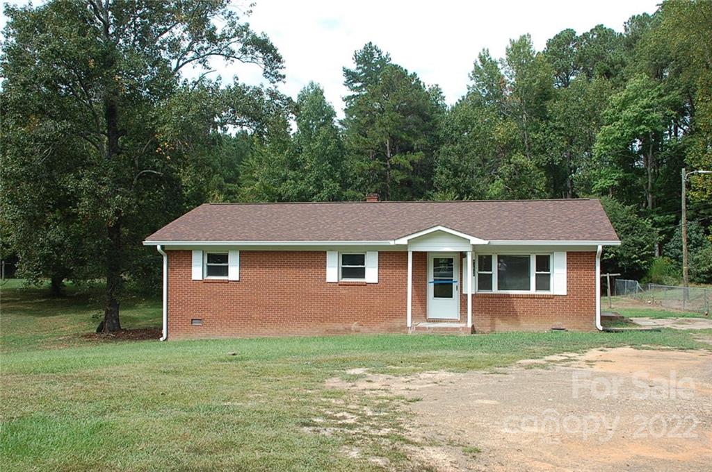 43638 Colonial Heights Road New London, NC 28127 - Photo 6 of 16 Gallery Image 6