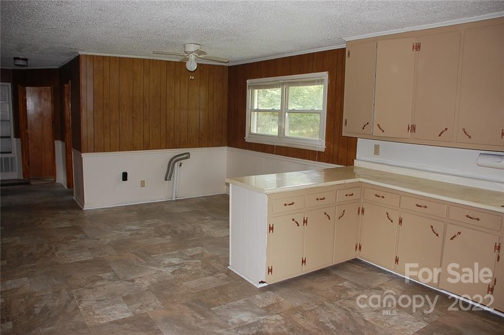 43638 Colonial Heights Road New London, NC 28127 - Photo 9 of 16 Gallery Image 9