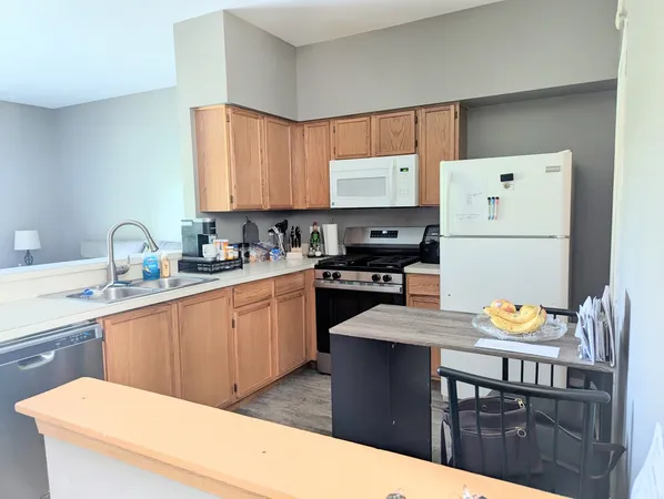 $2,300 | 2502 Oak Tree Lane, Plainfield, IL 60586