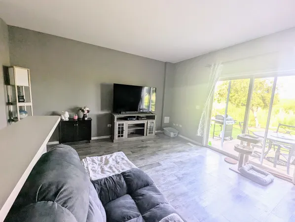 $2,300 | 2502 Oak Tree Lane, Plainfield, IL 60586