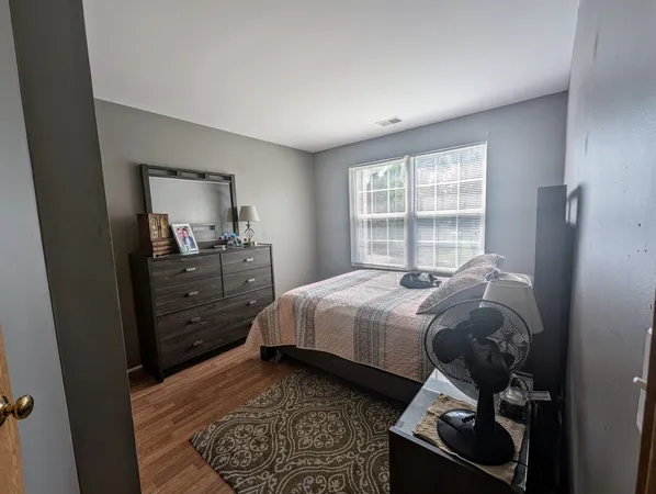 $2,300 | 2502 Oak Tree Lane, Plainfield, IL 60586