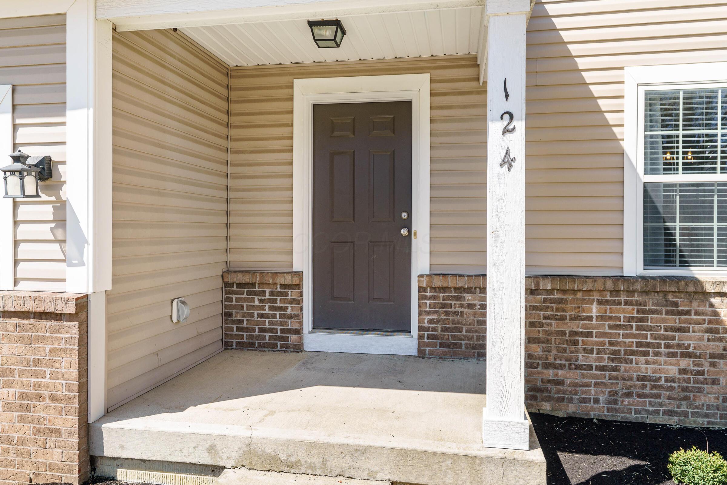 124 Stockard Loop Delaware, OH 43015 - Photo 2 of 54 Entryway