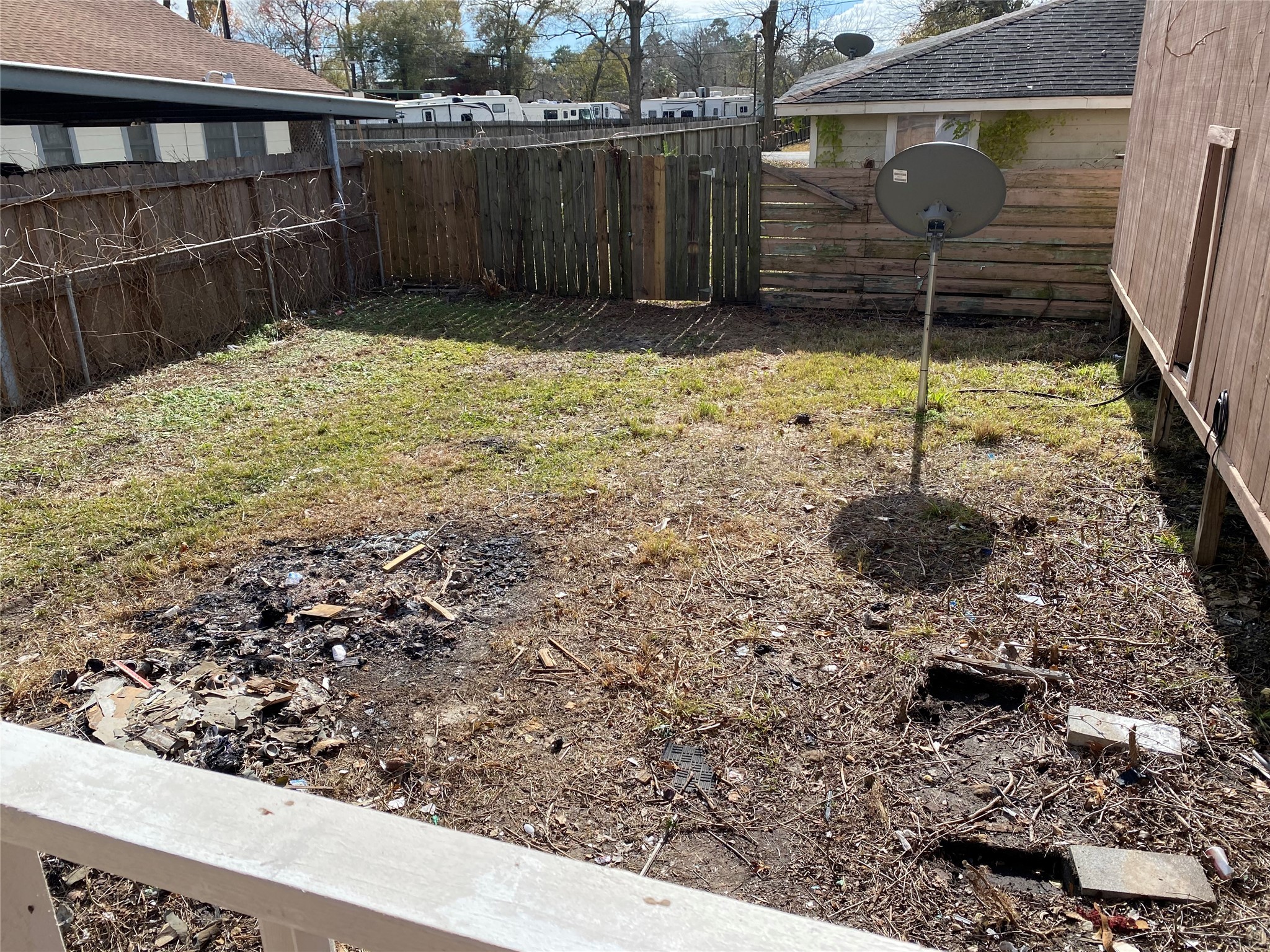310 Harris Road, Unit B Highlands, TX 77562 - Photo 8 of 14 a backyard of a house