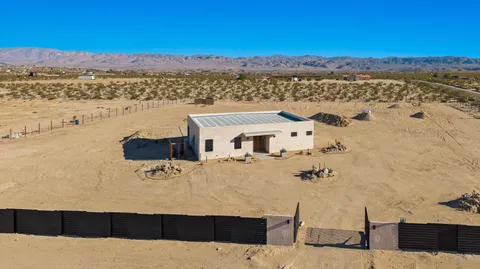 $999,995 | 1925 Border Avenue, Joshua Tree, CA 92252