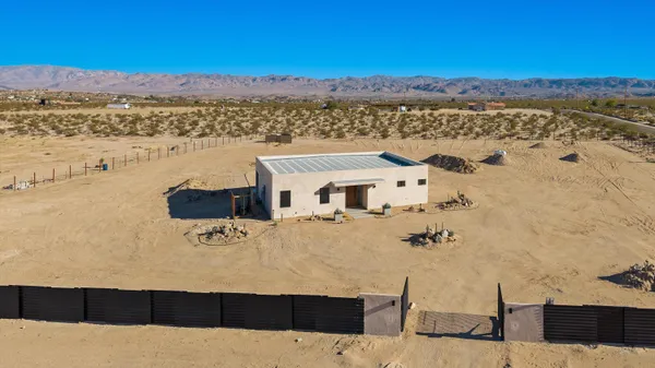 $874,000 | 1925 Border Avenue, Joshua Tree, CA 92252