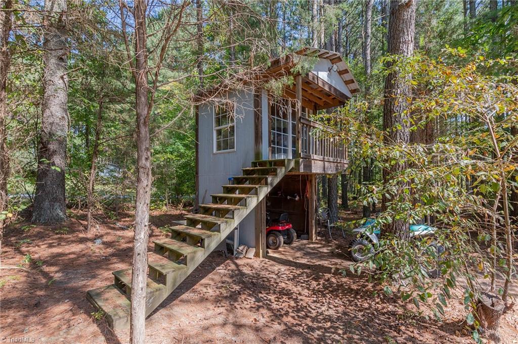 582 Lingle Farm Road Lexington, NC 27295 - Photo 35 of 38 Tree House!