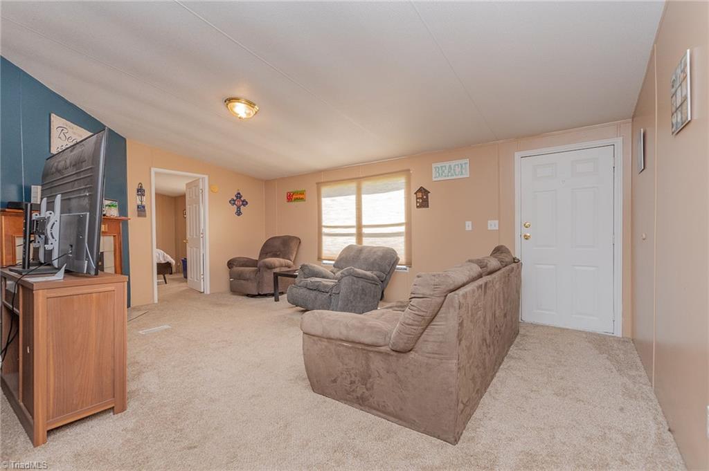 582 Lingle Farm Road Lexington, NC 27295 - Photo 6 of 38 Gallery Image 6