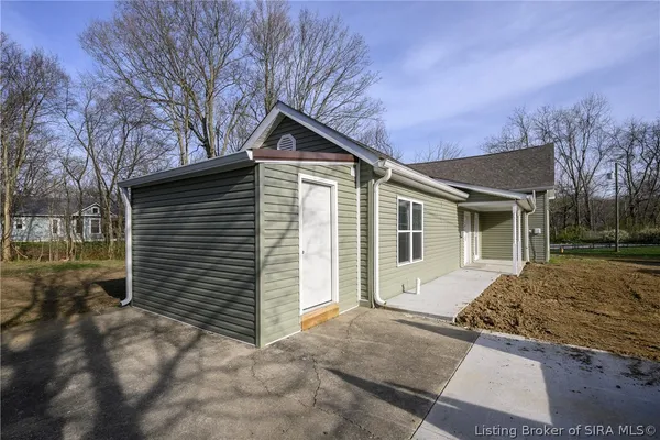 $244,900 | 1313 Water Street, Charlestown, IN 47111