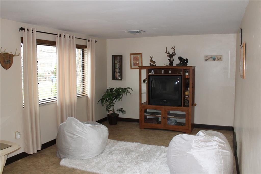 960 Lindsay Road Carnegie, PA 15106 - Photo 15 of 24 Light and Bright Familyroom.