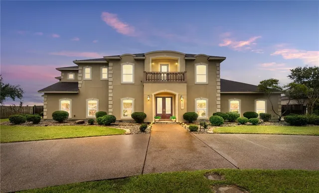 $825,000 | 6001 King Trail, Corpus Christi, TX 78414