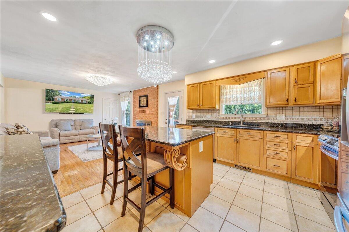 4434 Rosecrest Road Roanoke, VA 24018 - Photo 11 of 48 11-MIB01239