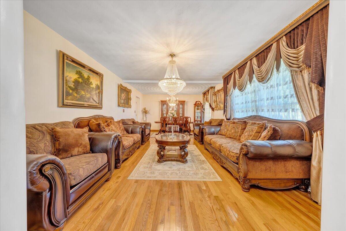 4434 Rosecrest Road Roanoke, VA 24018 - Photo 2 of 48 02-MIB01212