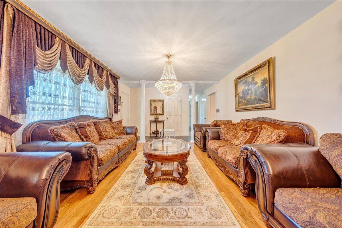 4434 Rosecrest Road Roanoke, VA 24018 - Photo 5 of 48 a living room with furniture and a large window