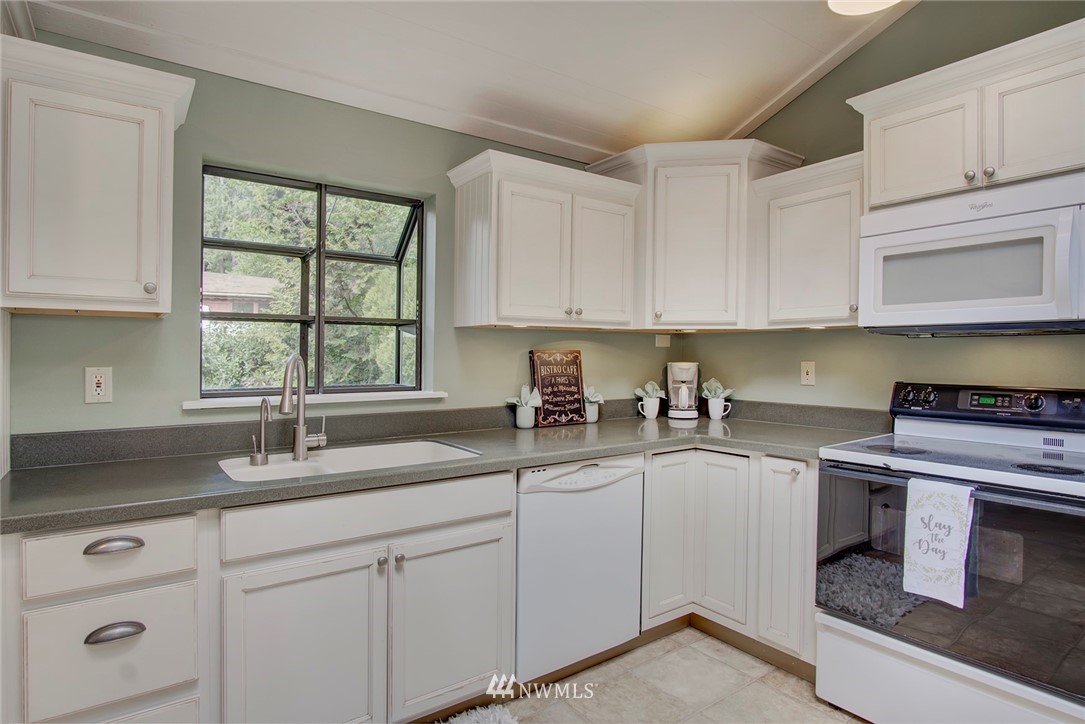 21450 Vetter Road Northwest Poulsbo, WA 98370 - Photo 29 of 39