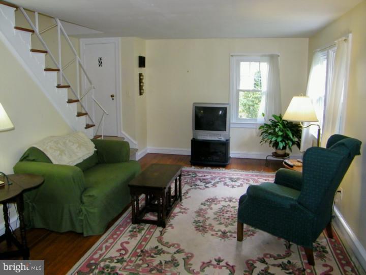 1464 Dillon Road Ambler, PA 19002 - Photo 11 of 25 Living Room