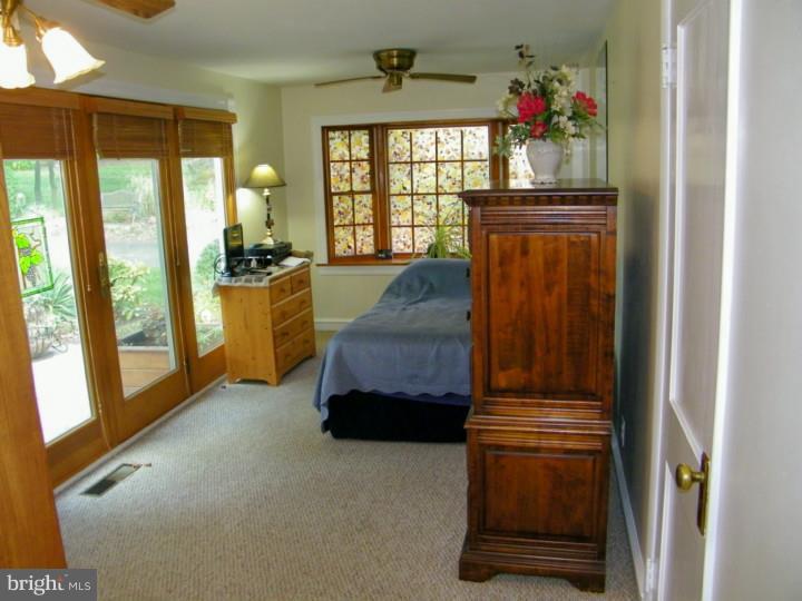 1464 Dillon Road Ambler, PA 19002 - Photo 16 of 25 Family Room