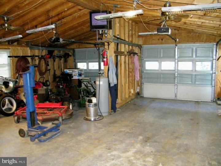 1464 Dillon Road Ambler, PA 19002 - Photo 22 of 25 Garage
