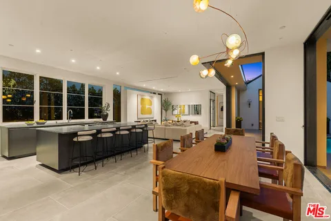 $4,650,000 | 8708 Dorrington Avenue, West Hollywood, CA 90048
