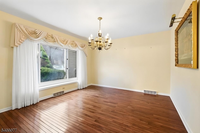 38 Hunters Circle Lebanon, NJ 08833 - Photo 3 of 34