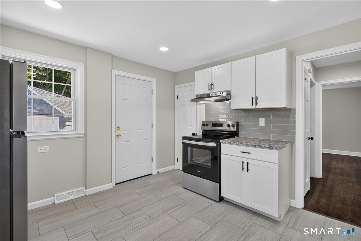 5 Lynmot Road Hamden, CT 06514 - Photo 9 of 33