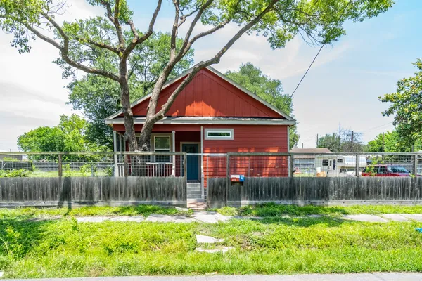 $1,850 | 2311 Lee Street, Houston, TX 77026