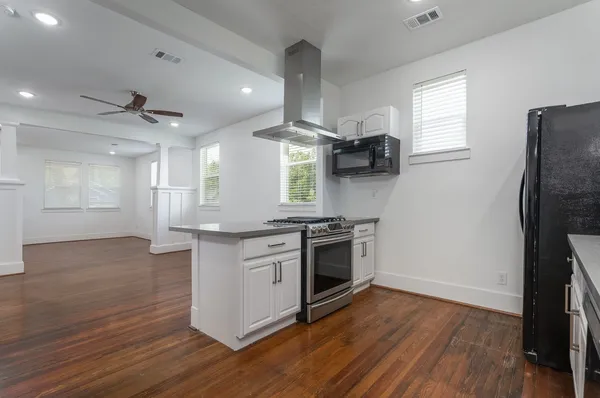 $1,850 | 2311 Lee Street, Houston, TX 77026