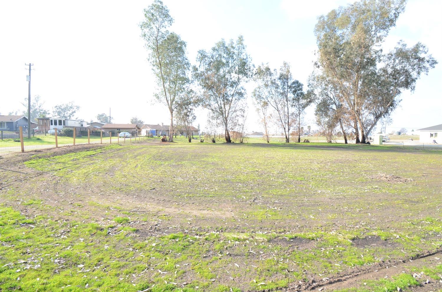 16936 Mark Road Madera, CA 93636 - Photo 27 of 27 This is the front of the property, great space for horses.