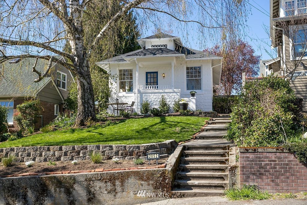 2052 North 78th Street Seattle, WA 98103 - Photo 2 of 19 Gallery Image 2