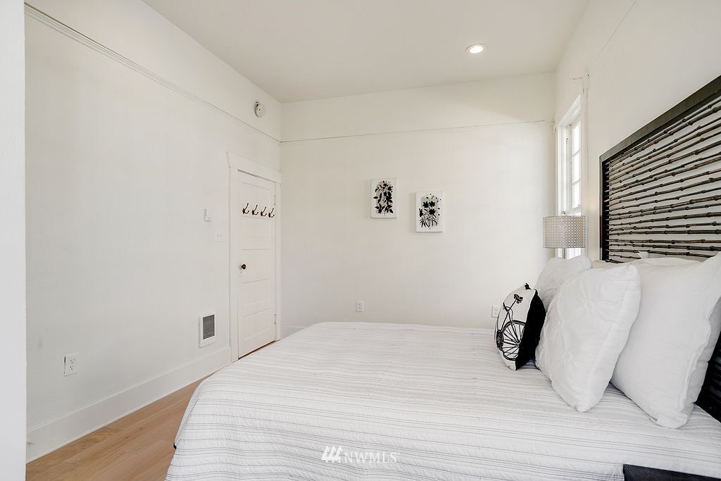 2052 North 78th Street Seattle, WA 98103 - Photo 12 of 19 Gallery Image 12