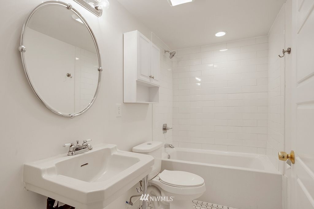 2052 North 78th Street Seattle, WA 98103 - Photo 16 of 19 Gallery Image 16