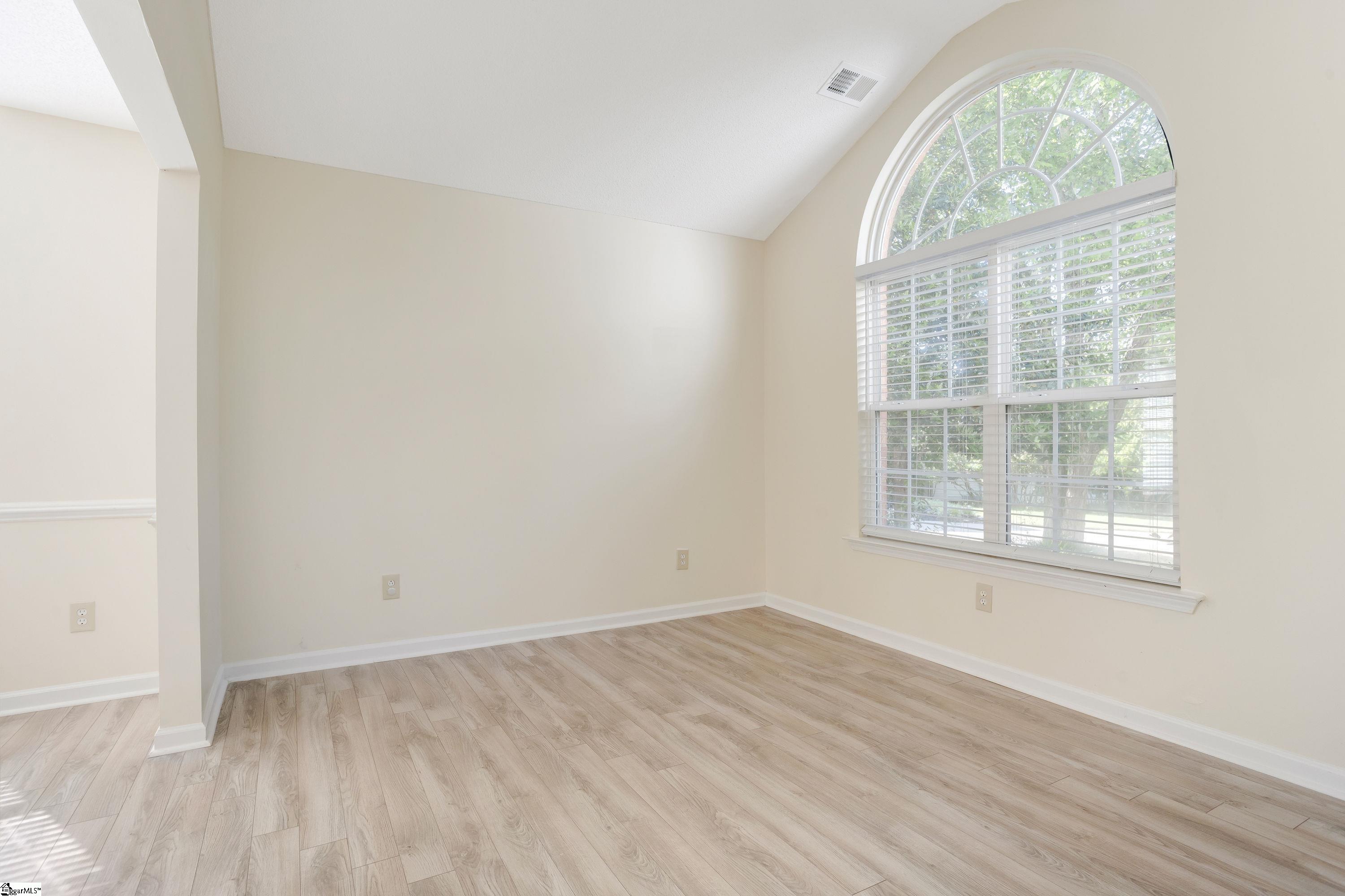 6 Wheat Cressing Court Greenville, SC 29607 - Photo 5 of 28 Gallery Image 5