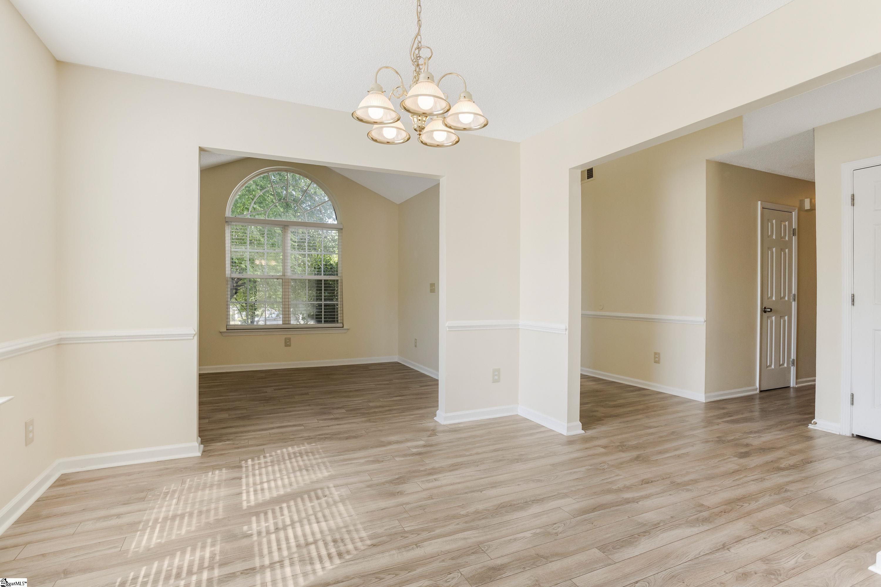 6 Wheat Cressing Court Greenville, SC 29607 - Photo 8 of 28 Gallery Image 8