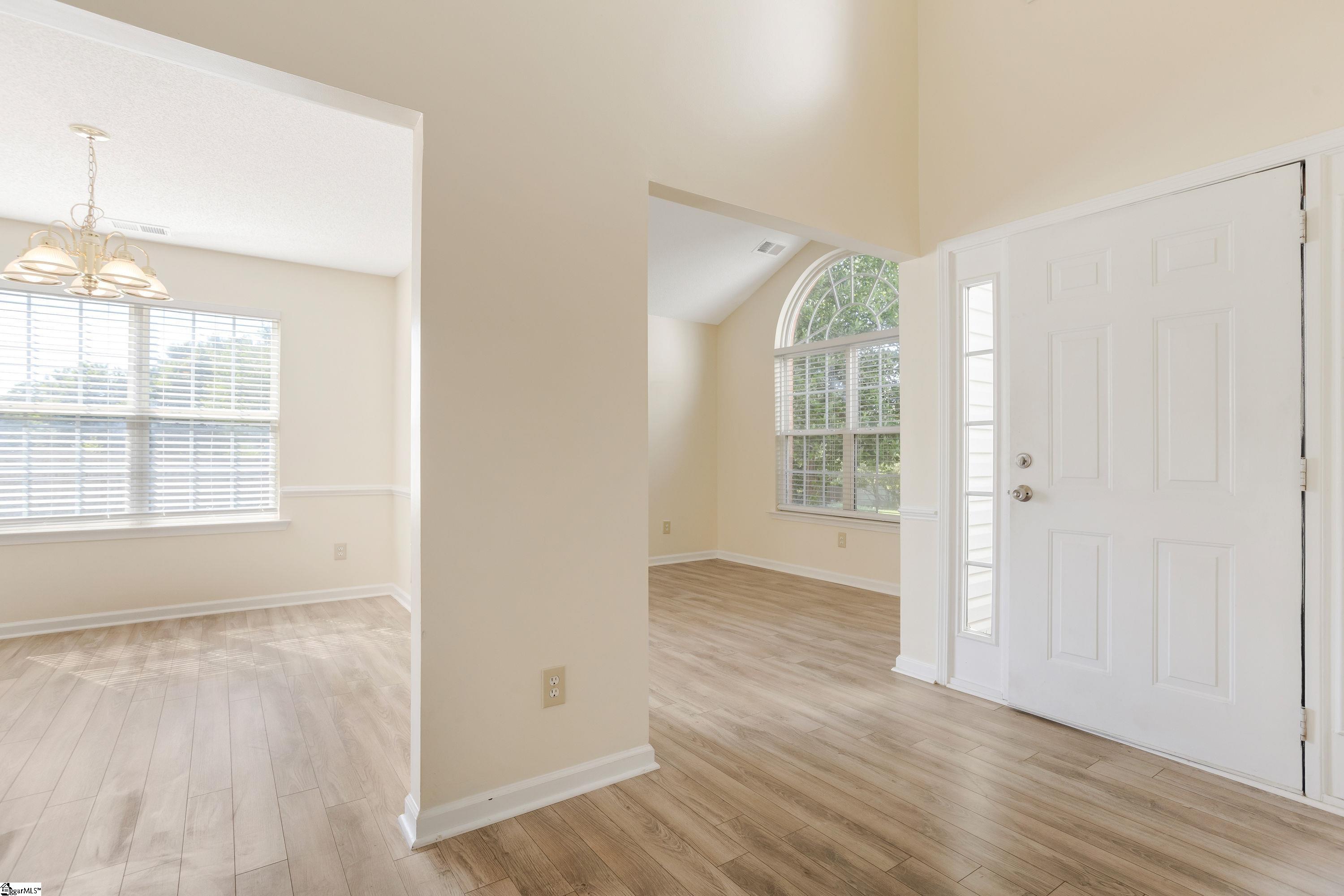6 Wheat Cressing Court Greenville, SC 29607 - Photo 9 of 28 Gallery Image 9