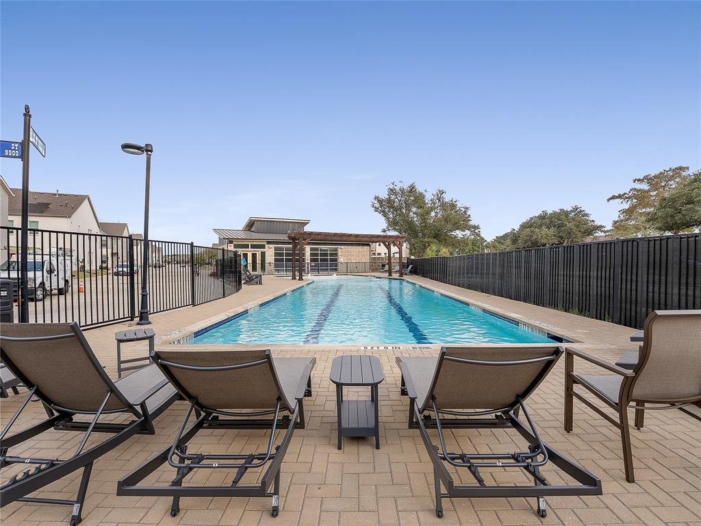 223 Woodson Street Irving, TX 75063 - Photo 38 of 40 a outdoor view with a sitting space