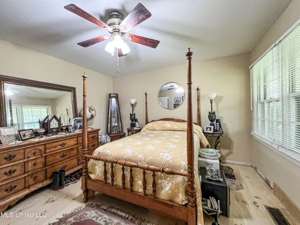 $689,000 | 14912 Highway 35, Batesville, MS 38606