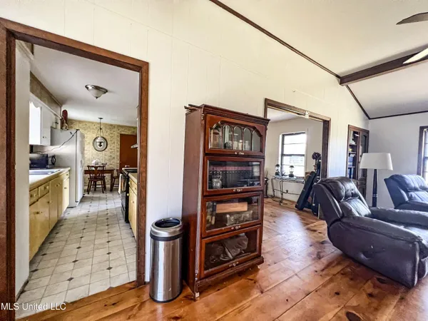 $689,000 | 14912 Highway 35, Batesville, MS 38606