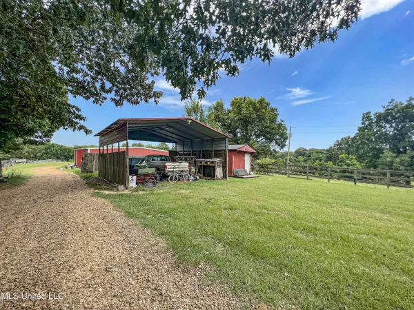 $689,000 | 14912 Highway 35, Batesville, MS 38606