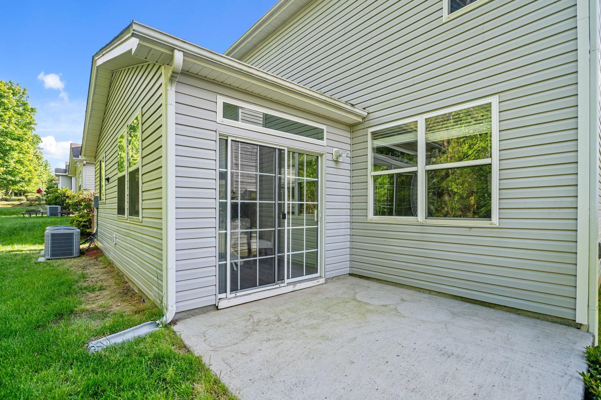 532 Emerald Downs Road Cary, NC 27519 - Photo 5 of 51 a front view of a house with a yard