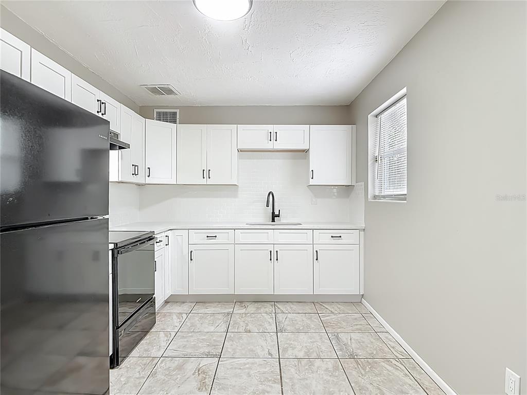 820 Berkshire Road Daytona Beach, FL 32117 - Photo 13 of 45