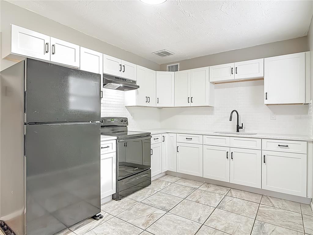 820 Berkshire Road Daytona Beach, FL 32117 - Photo 14 of 45