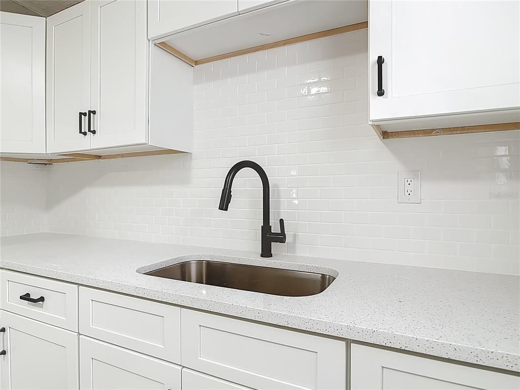 820 Berkshire Road Daytona Beach, FL 32117 - Photo 15 of 45