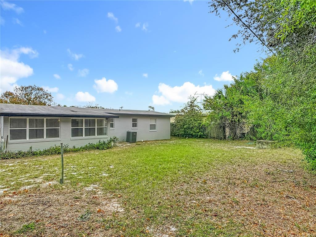 820 Berkshire Road Daytona Beach, FL 32117 - Photo 40 of 45