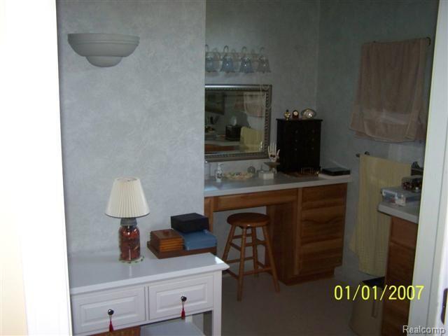 56066 Fairchild Road Macomb, MI 48042 - Photo 8 of 22 100_0583 (Small)
