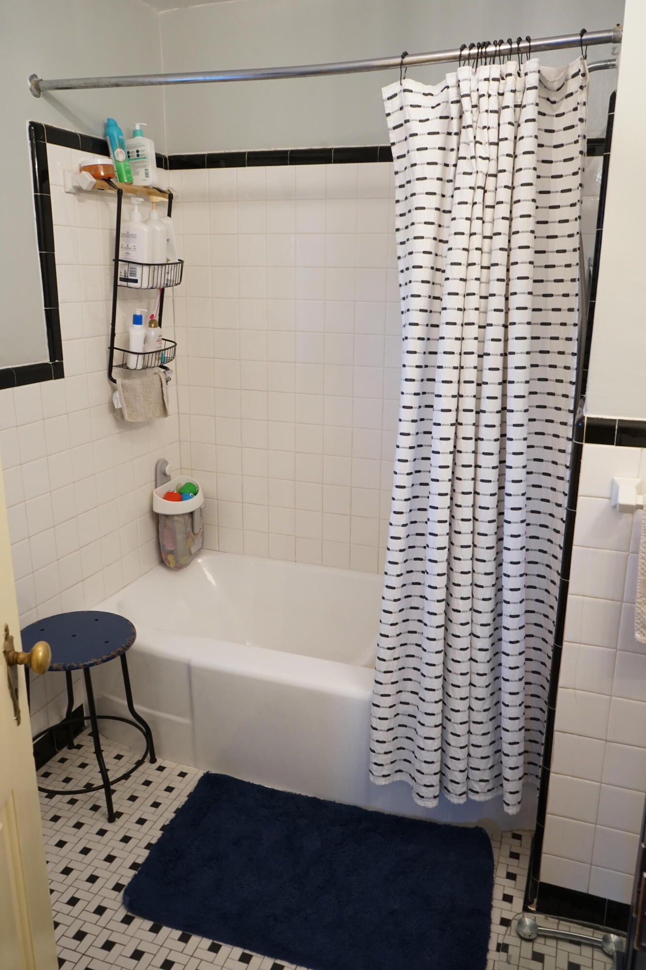 2226 Hunters Road Southwest Roanoke, VA 24015 - Photo 33 of 52 Classic Black & White Tile