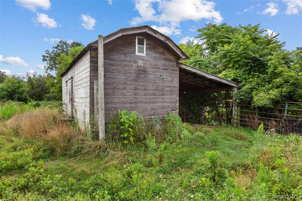 25245 Bell Road New Boston, MI 48164 - Photo 10 of 42 Gallery Image 10